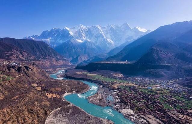 峡谷是什么样的地貌特征（世界最大的峡谷在中国）